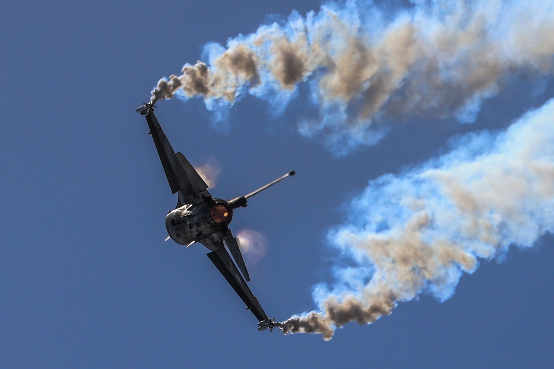 e436f353-5f40-489b-9a88-fe97a787796d.jpg